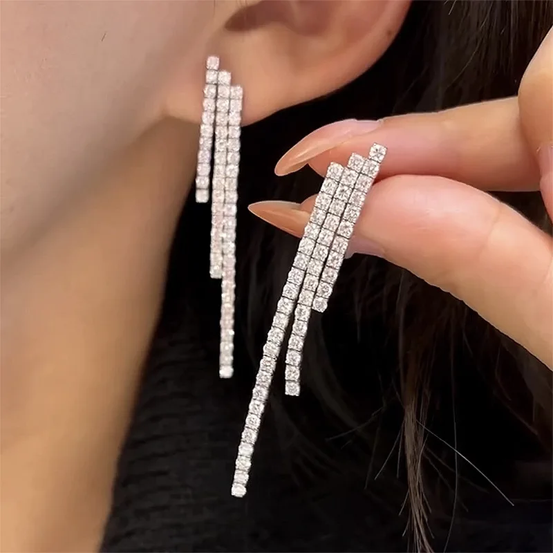 Серебряные серьги S925, светлый роскошный стиль, длинные висячие серьги, модные и высококачественные серьги, ювелирные изделия
Серебряные серьги S925, светлый роскошный стиль, длинные висячие серьги, модные и высококачественные серьги, ювелирные изделия