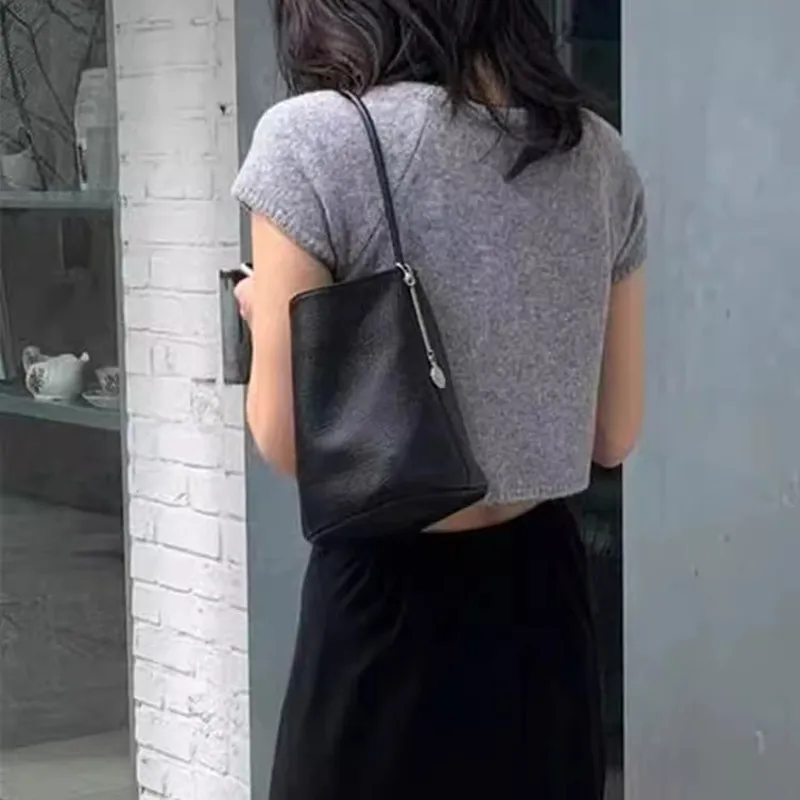 

FIRMRANCH Korean Fashion Brand Simple Design Commuter Frosted Cow Leather Vintage Women's One Shoulder Bucket Bag Texture Tote