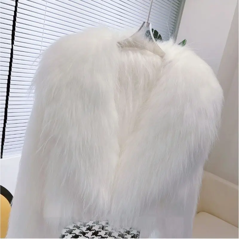 Fur Coat Women's Short Clothing High Waisted New Imitation Fox Fur Thickened Jacket Winter Outerwear Women
Fur Coat Women's Short Clothing High Waisted New Imitation Fox Fur Thickened Jacket Winter Outerwear Women