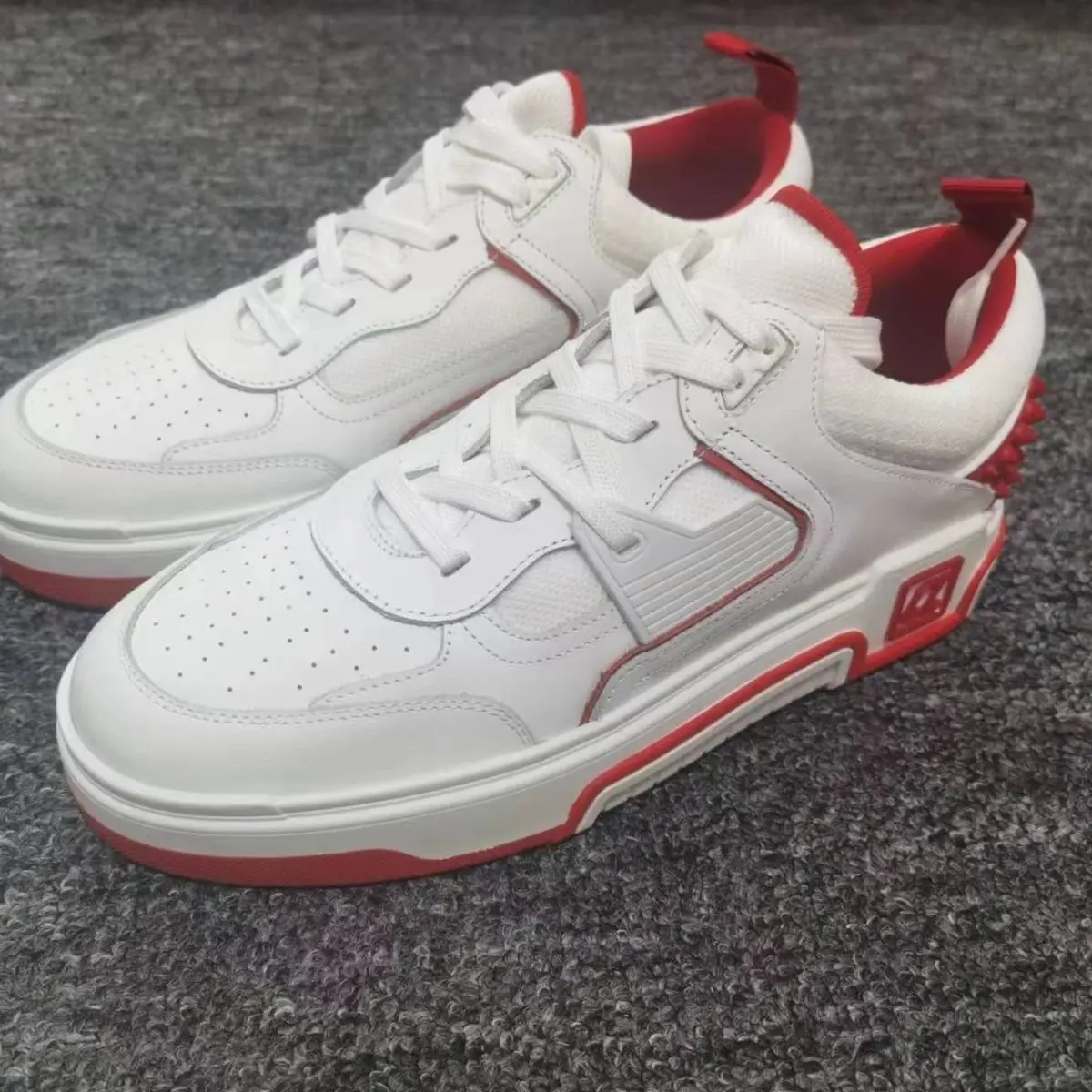 New Men's Riveted Sports Casual Shoes Spring and Autumn Men 2024 Red Sole Men's Shoesdesigner Shoeschaussures Homme De Luxe
New Men's Riveted Sports Casual Shoes Spring and Autumn Men 2024 Red Sole Men's Shoesdesigner Shoeschaussures Homme De Luxe