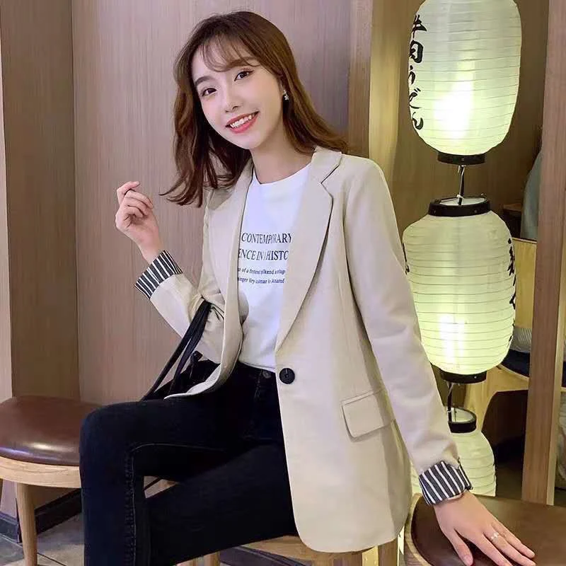 Жареный уличный Блейзер Куртка женская верхняя одежда 2023 весна осень новый профессиональный Блейзер Женский Тонкий Модный костюм с длинным рукавом Топы
Жареный уличный Блейзер Куртка женская верхняя одежда 2023 весна осень новый профессиональный Блейзер Женский Тонкий Модный костюм с длинным рукавом Топы