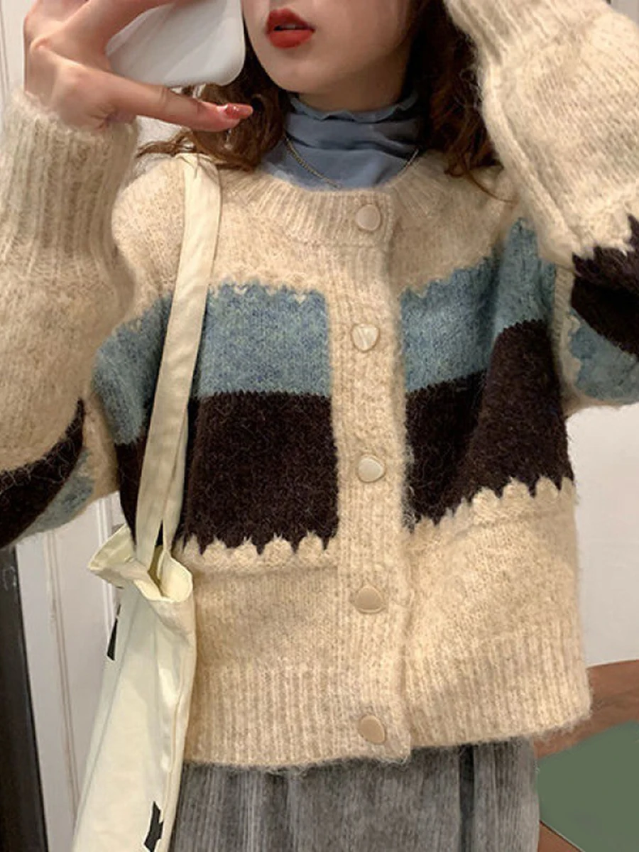 Women Fashionable Round Neck Cardigan Contrast Color Long Sleeve Sweater Button-Down Fall Winter Casual Soft Knitwear Coat
Women Fashionable Round Neck Cardigan Contrast Color Long Sleeve Sweater Button-Down Fall Winter Casual Soft Knitwear Coat