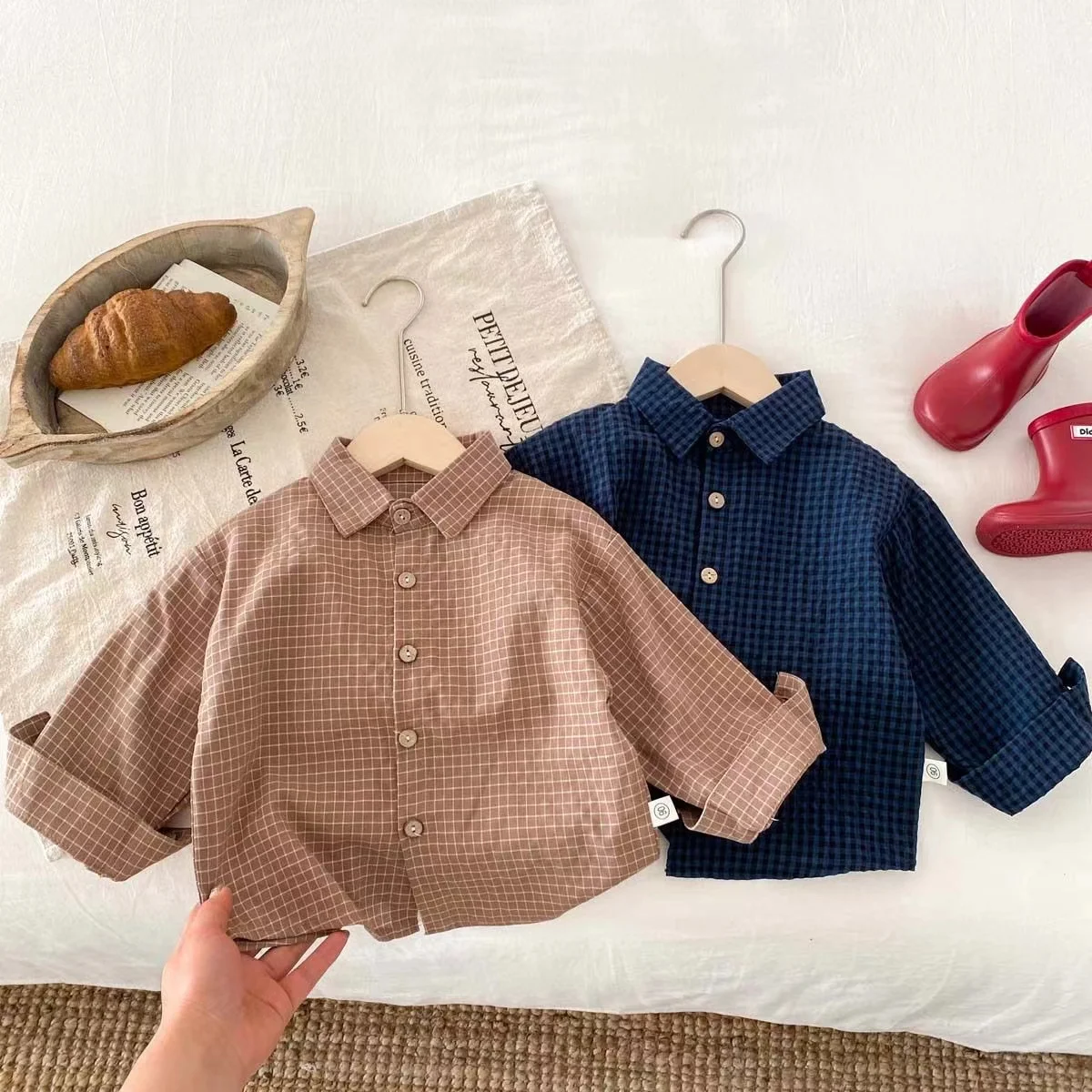 Boys Plaid Girls Shirt With a Flip Collar Short Top Single Chest Shirt New Korean Version Of Children's PoLo Collar Shirt 2024
Boys Plaid Girls Shirt With a Flip Collar Short Top Single Chest Shirt New Korean Version Of Children's PoLo Collar Shirt 2024