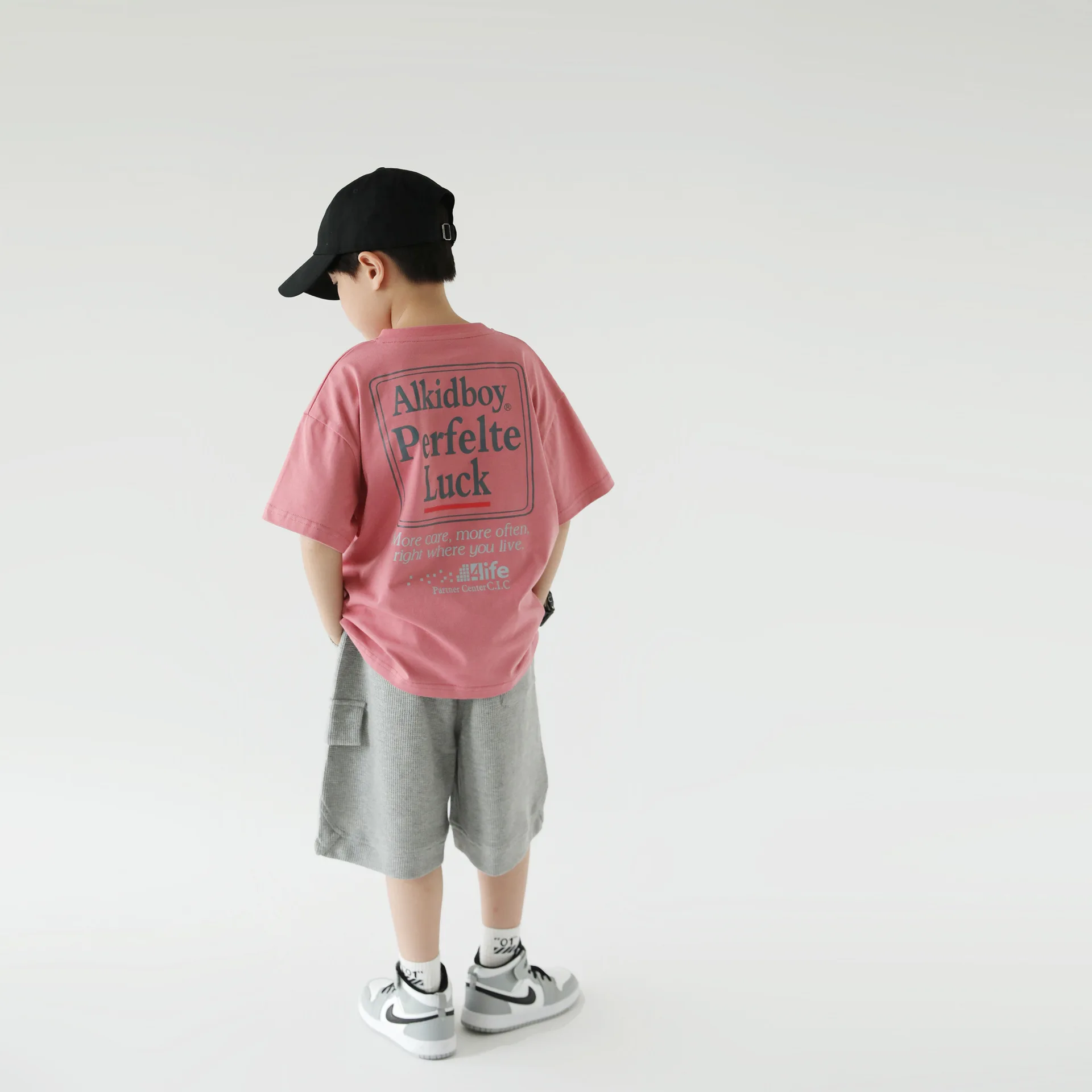 2024 Korean Summer Children Boy Cotton T-shirt Teenager Boy Alphabet Casual Loose Tees School Boy Sport Shirt Kids O-neck Tops
2024 Korean Summer Children Boy Cotton T-shirt Teenager Boy Alphabet Casual Loose Tees School Boy Sport Shirt Kids O-neck Tops