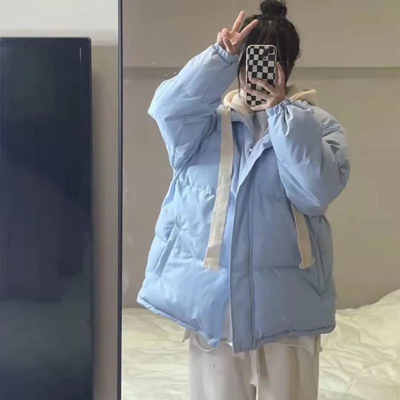 2023 New Women Down Cotton Coat Winter Jacket Female Short Parkas Loose Thick Outwear Hooded Leisure Time Versatile Overcoat
2023 New Women Down Cotton Coat Winter Jacket Female Short Parkas Loose Thick Outwear Hooded Leisure Time Versatile Overcoat