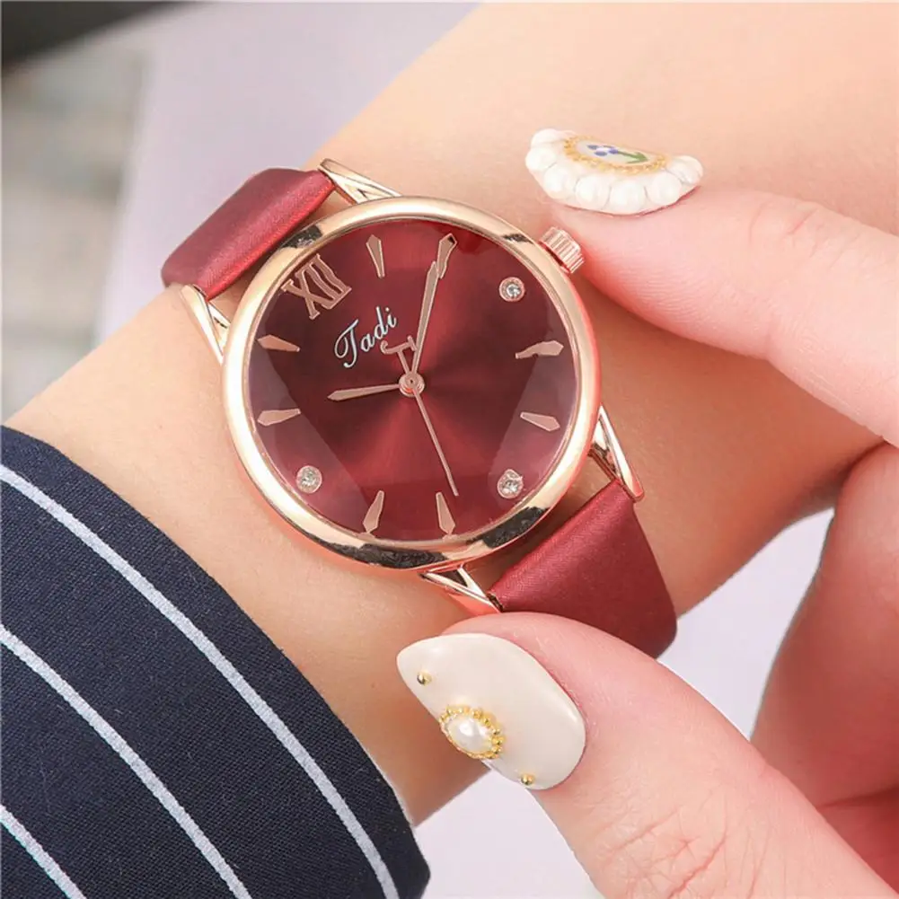 

40% Sales ! Fashion Women Watch Round Rhinestone Dial Faux Leather Strap Quartz Movement Ladies Girls Wristwatch Jewelry