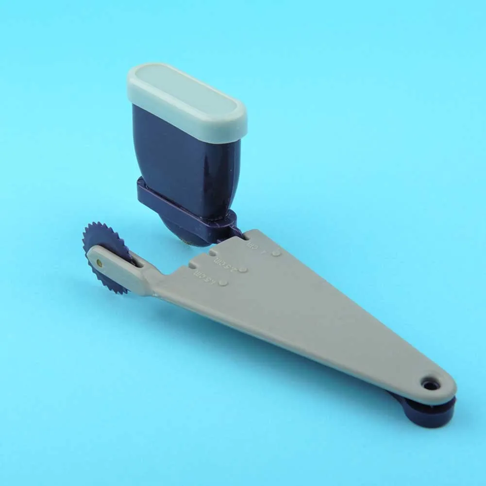 Adjustable Angle Sewing Chalk Wheel Strong and Sturdy Sewing Marking Tool Convenient and Comfortable Heart shaped Chalk Wheel
Adjustable Angle Sewing Chalk Wheel Strong and Sturdy Sewing Marking Tool Convenient and Comfortable Heart shaped Chalk Wheel