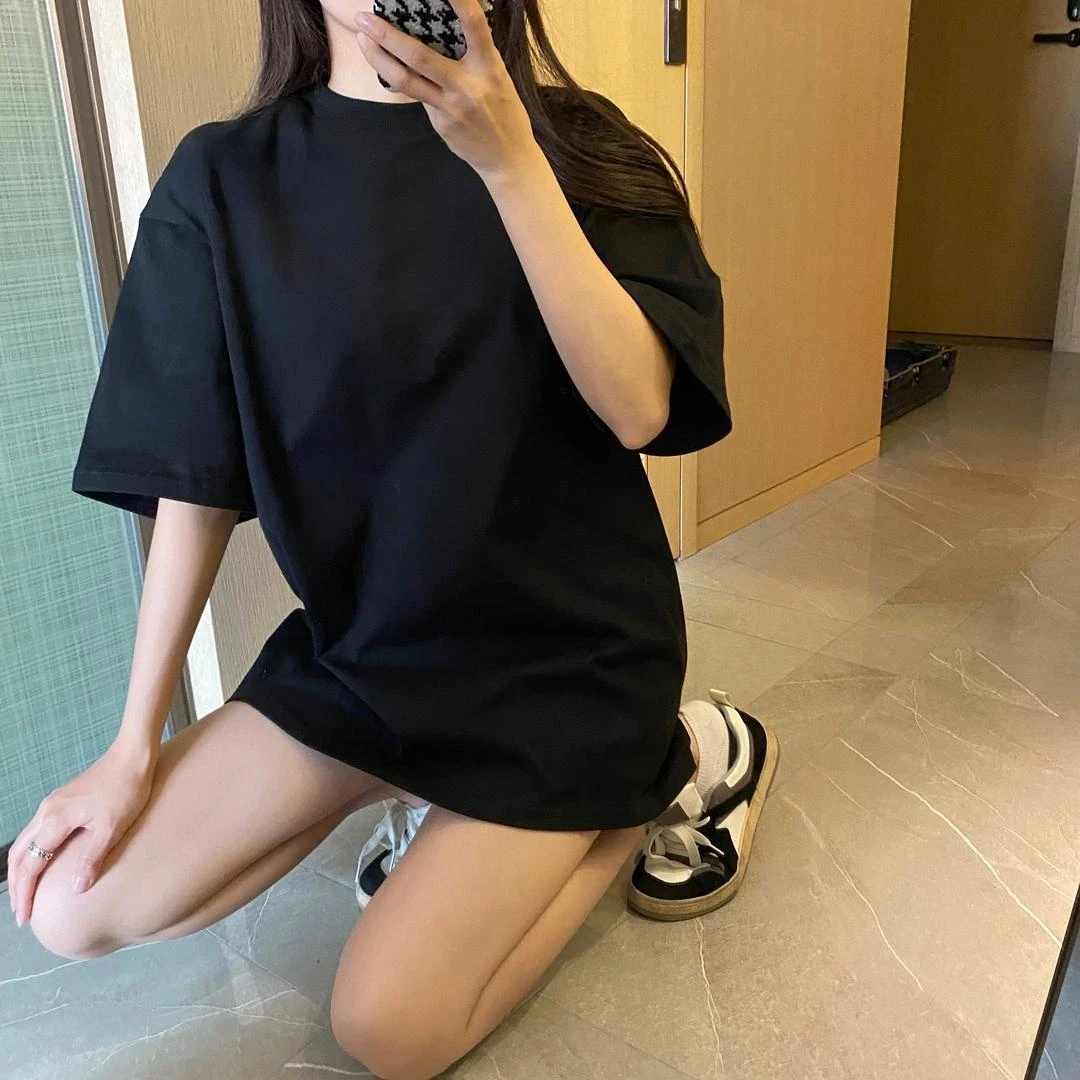 Men and Women Pure Cotton Short Sleeved Oversized Top Loose and Versatile Summer Couple T-shirt Black and White Top Clothes
Men and Women Pure Cotton Short Sleeved Oversized Top Loose and Versatile Summer Couple T-shirt Black and White Top Clothes