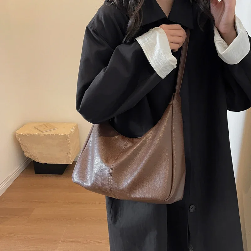 Осенне-зимняя высококачественная модная женская сумка через плечо, Лидер продаж, Ретро сумка на молнии через плечо, универсальная зарубежная сумка для поездок
Осенне-зимняя высококачественная модная женская сумка через плечо, Лидер продаж, Ретро сумка на молнии через плечо, универсальная зарубежная сумка для поездок