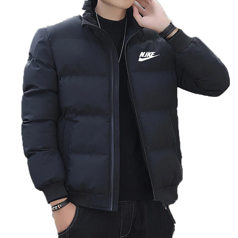 Chaqueta de marca a la moda para hombre, abrigo con cuello, cremallera y relleno, otoño e invierno, novedad de 2023
Chaqueta de marca a la moda para hombre, abrigo con cuello, cremallera y relleno, otoño e invierno, novedad de 2023