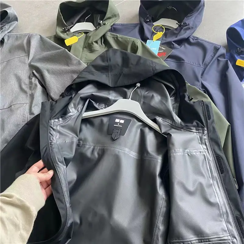 Men's Spring and Autumn full body pressed rubber outdoor casual hooded jacket waterproof and breathable
Men's Spring and Autumn full body pressed rubber outdoor casual hooded jacket waterproof and breathable
