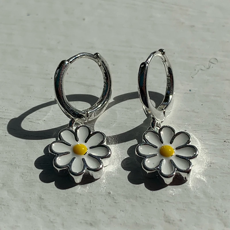 

Korean Cute Daisy Flower Earrings for Women Girls Tassel Asymmetric Bee Sunflower Drop Earrings Korean Style Jewelry Gifts