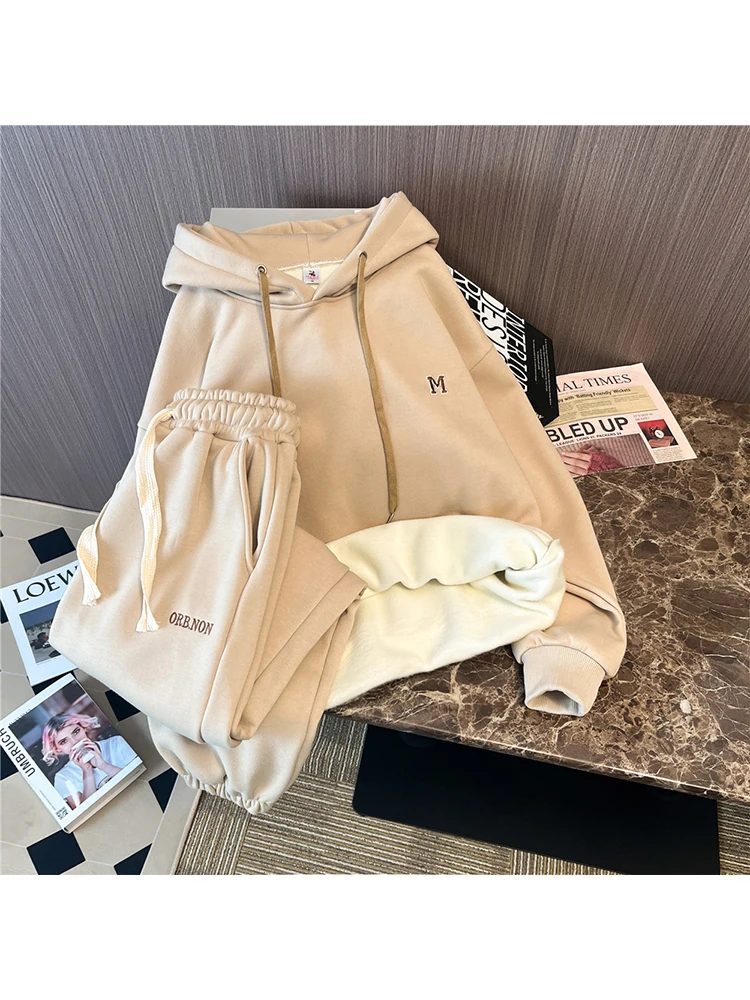 Solid Velvet Hooded Sweatshirt Suit Women Spring Embroidered Letter Loose Casual Pullover Coat Sweatpants Warm Two-Piece Set
Solid Velvet Hooded Sweatshirt Suit Women Spring Embroidered Letter Loose Casual Pullover Coat Sweatpants Warm Two-Piece Set