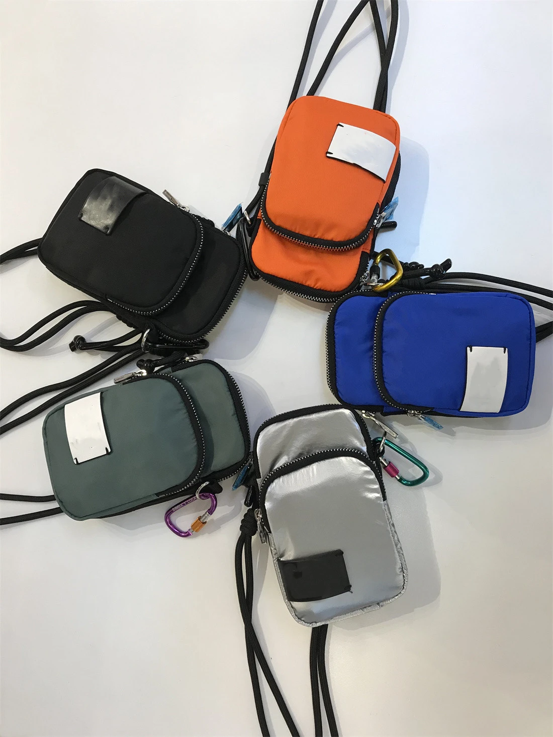 Factory direct selling hot selling waterproof daily matching single shoulder crossbody women's bag, mobile phone bag storage bag
Factory direct selling hot selling waterproof daily matching single shoulder crossbody women's bag, mobile phone bag storage bag
