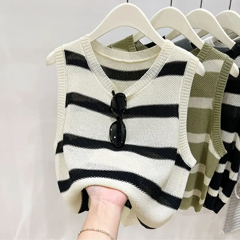 2024 Summer Women New Fashion Striped Knit Tank Top Female Loose Sleeveless Bottoming Tops Ladies O-neck Casual Vest Tops H60
2024 Summer Women New Fashion Striped Knit Tank Top Female Loose Sleeveless Bottoming Tops Ladies O-neck Casual Vest Tops H60
