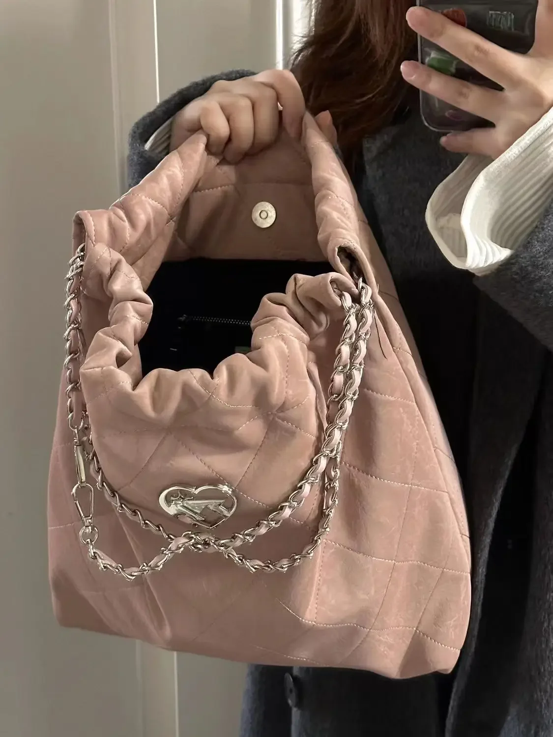 Женская сумка на плечо, вместительная многофункциональная сумка розового цвета, модный дизайн, стеганая цепь, для студентов, для поездок 
Женская сумка на плечо, вместительная многофункциональная сумка розового цвета, модный дизайн, стеганая цепь, для студентов, для поездок