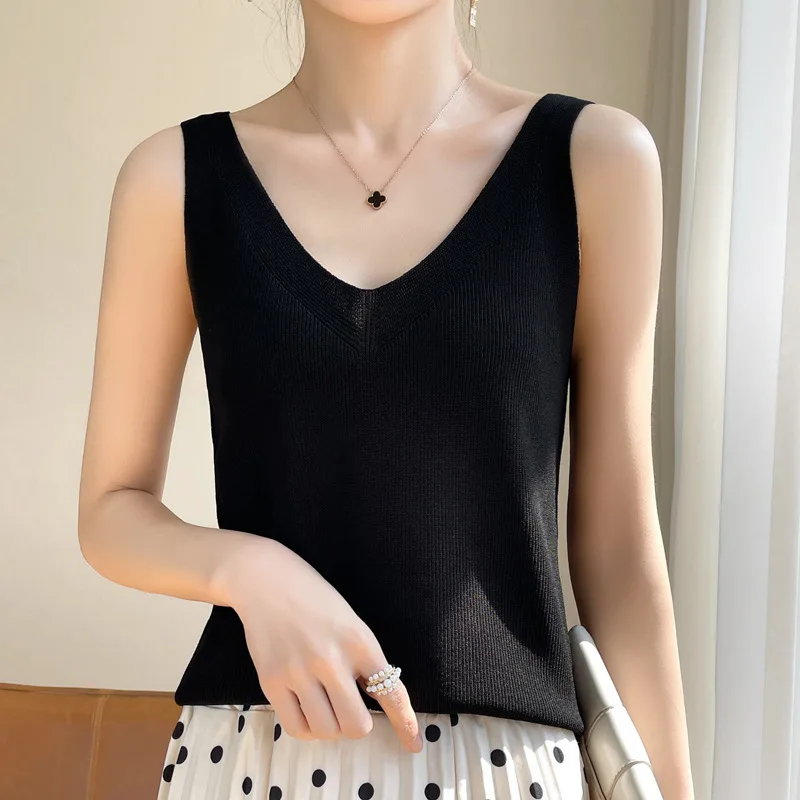 Sexy V Neck Sleeveless Vest T Shirt Sexy Knitted Tank Top Women Summer Autumn Ladies Slim Short Tops Roupas Femininas 2022
Sexy V Neck Sleeveless Vest T Shirt Sexy Knitted Tank Top Women Summer Autumn Ladies Slim Short Tops Roupas Femininas 2022