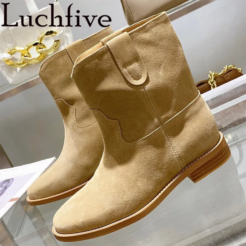 2022 Luchfive New Suede Height Increasing Short Boots Women Slip On Pointed Toe Shoes High Quality Brand Designer Casual Boots
2022 Luchfive New Suede Height Increasing Short Boots Women Slip On Pointed Toe Shoes High Quality Brand Designer Casual Boots