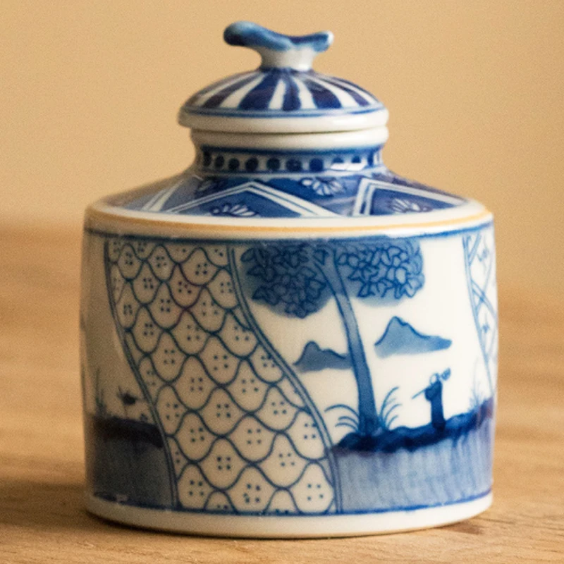 Hand-painted Antique Blue-and-white Tea Jar with Lid Wake-up Tea Jar Portable Trumpet Tea Jar Household Tea Set Accessories
Hand-painted Antique Blue-and-white Tea Jar with Lid Wake-up Tea Jar Portable Trumpet Tea Jar Household Tea Set Accessories