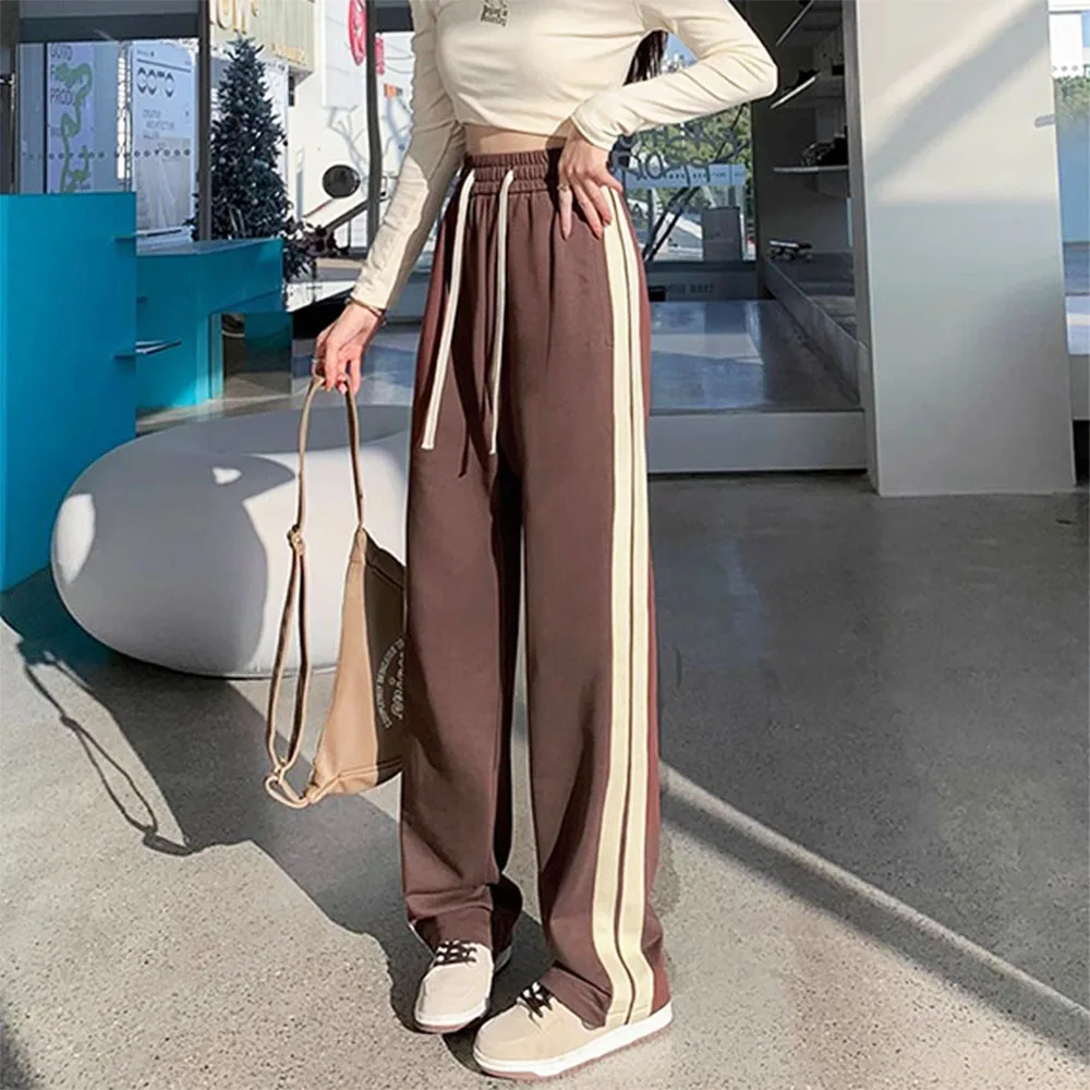 Women's Streetwear Sweatpants Wide Leg Pants Y2K Baggy Striped Straight Guard Trousers Version of The Leisure Korean Style
Women's Streetwear Sweatpants Wide Leg Pants Y2K Baggy Striped Straight Guard Trousers Version of The Leisure Korean Style