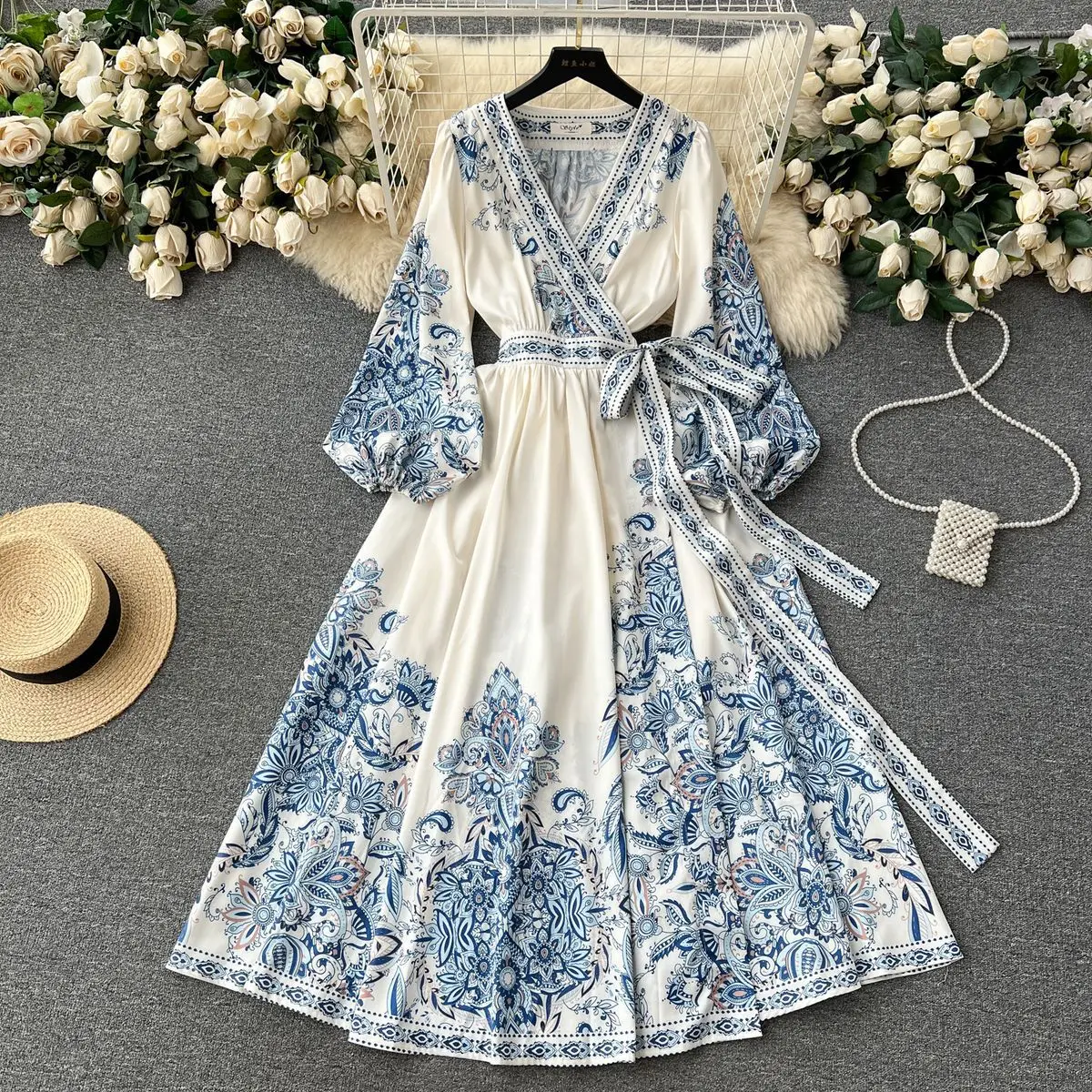 

Europe and The United States Retro Palace Style Printed V-Neck Lantern Long Sleeve Lace-Up Waist Temperament French Swing Dress