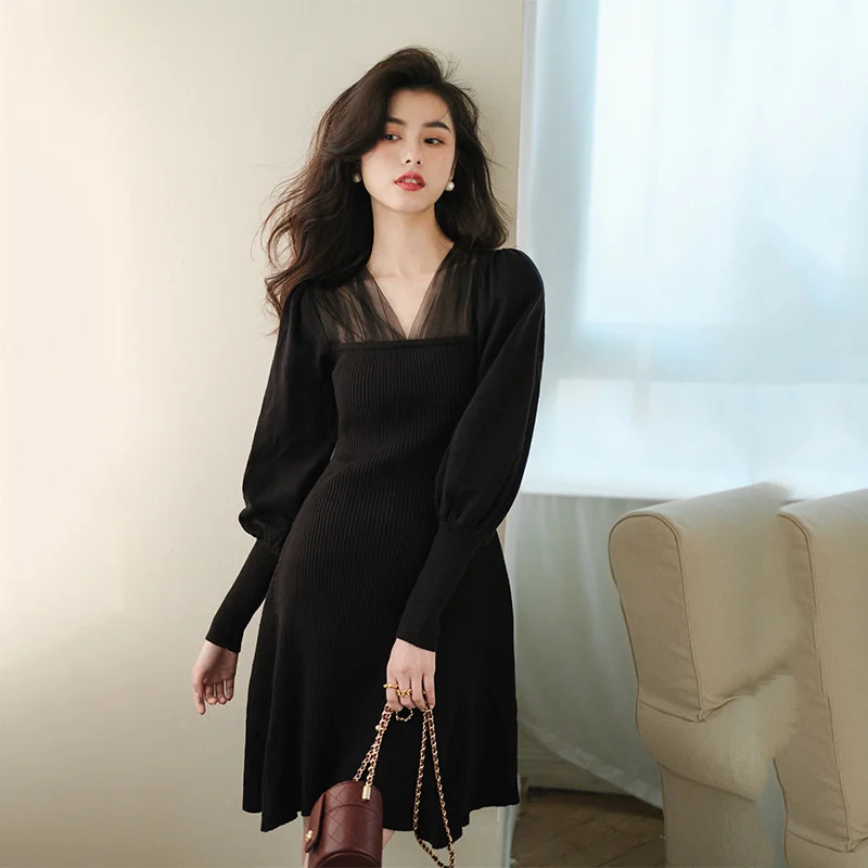 Женское трикотажное платье-свитер с V-образным вырезом и длинным рукавом-фонариком
Женское трикотажное платье-свитер с V-образным вырезом и длинным рукавом-фонариком
