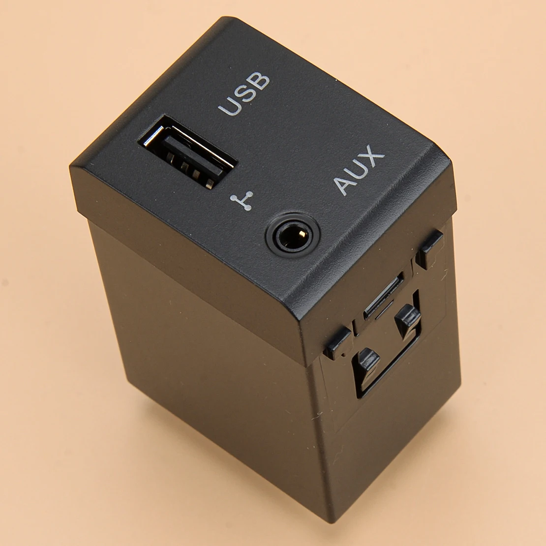 16-Pin Car Front Audio AUX USB Jack Port Adapter Assy Fit for Hyundai Santa Fe 2007 2008 2009 2010 2011 2012 961202B000
16-Pin Car Front Audio AUX USB Jack Port Adapter Assy Fit for Hyundai Santa Fe 2007 2008 2009 2010 2011 2012 961202B000