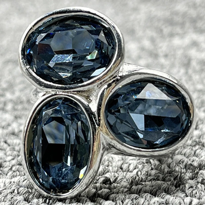 

Хит продаж 2022 Новое модное посеребренное 1 серебряное кольцо с тремя сапфирами нишевое ювелирное изделие в подарок