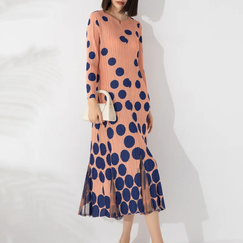 

Miyake Pleated Dress Women's 2023 Autumn New Design Stylish Splicing Polka Dot Print Round Neck Long-sleeved Loose Elegant Dress