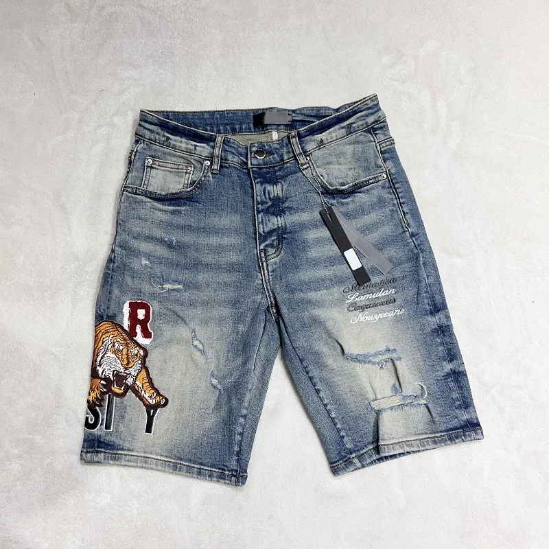 Top Quality Men's Denim Shorts Summer Fashion Trendy Tiger Embroidery Pattern Perforated Shorts Casual Capris Unisex
Top Quality Men's Denim Shorts Summer Fashion Trendy Tiger Embroidery Pattern Perforated Shorts Casual Capris Unisex