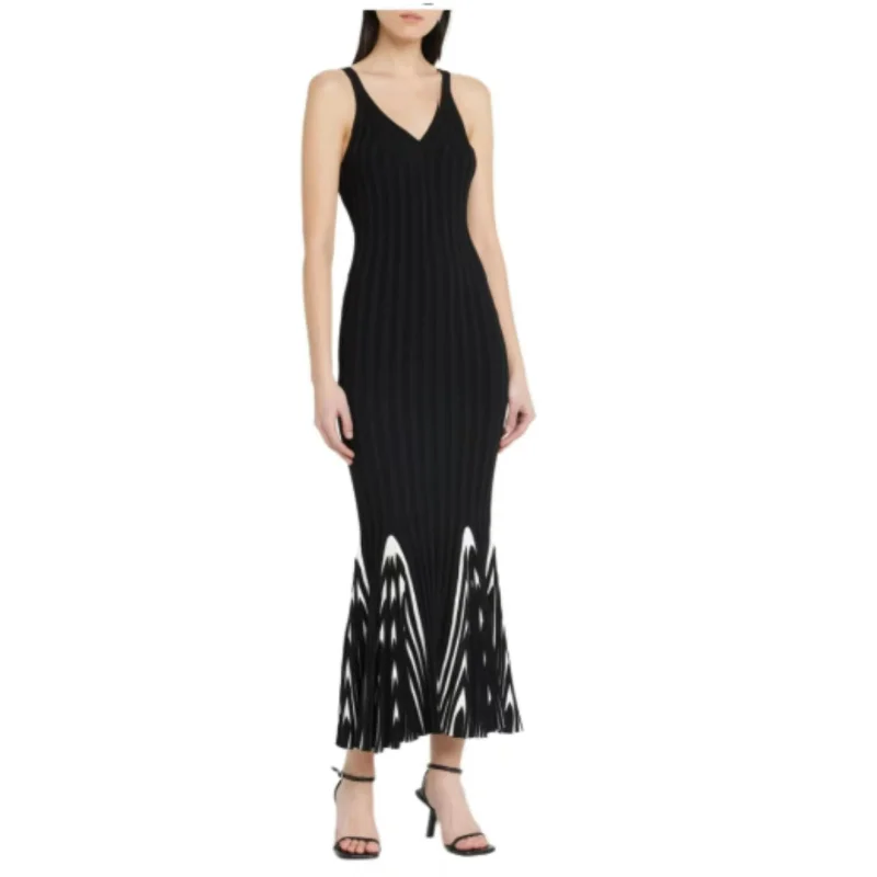 2023 Summer New Sexy Halter V-neck Dress Feminine Temperament Office Ladies Striped Knit Maxi Skirts Simple Slim Women Clothing
2023 Summer New Sexy Halter V-neck Dress Feminine Temperament Office Ladies Striped Knit Maxi Skirts Simple Slim Women Clothing