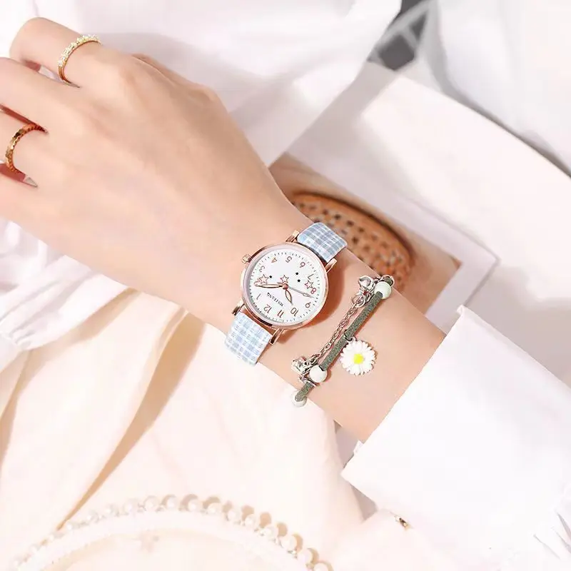 Classic Fashion Women Men Quartz Watch Mens Women Watches Luxury Retro Big diamond Wristwatches
Classic Fashion Women Men Quartz Watch Mens Women Watches Luxury Retro Big diamond Wristwatches