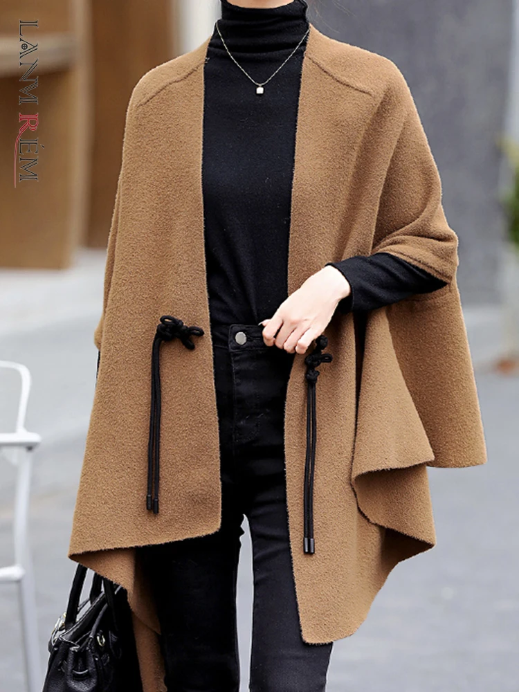 LANMREM 2023 Winter New Woolen Coat Women V Neck Batwing Sleeves Bandage Design Solid Color Loose Clothing Fashion 2AA2875
LANMREM 2023 Winter New Woolen Coat Women V Neck Batwing Sleeves Bandage Design Solid Color Loose Clothing Fashion 2AA2875