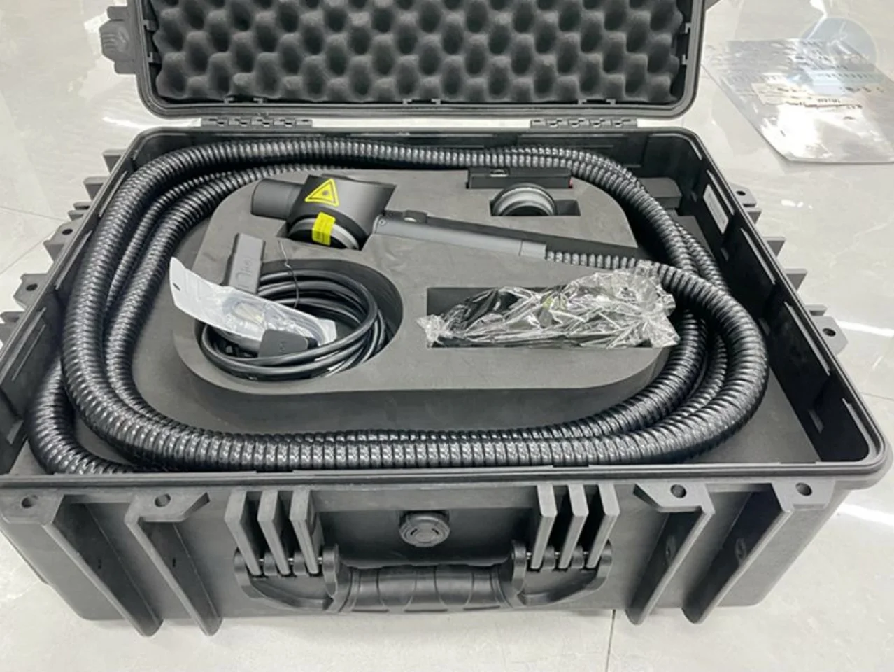 cheap laser rust remover 100 watts pulsed laser cleaner Laser Cleaning Machine
cheap laser rust remover 100 watts pulsed laser cleaner Laser Cleaning Machine