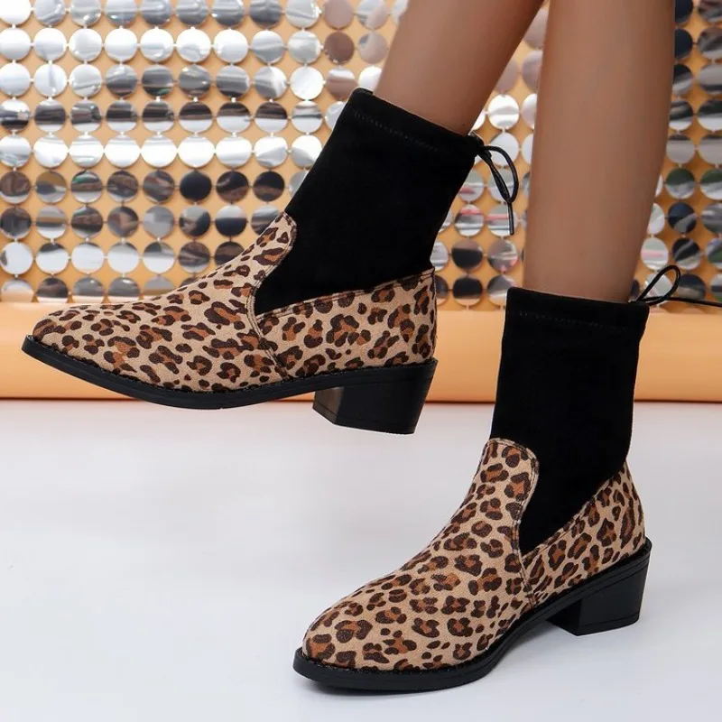 Hot Selling Fashion Women's Shoes 2023 Autumn/Winter Hot Selling Large Leopard Print Thick Heel Women's Boots
Hot Selling Fashion Women's Shoes 2023 Autumn/Winter Hot Selling Large Leopard Print Thick Heel Women's Boots