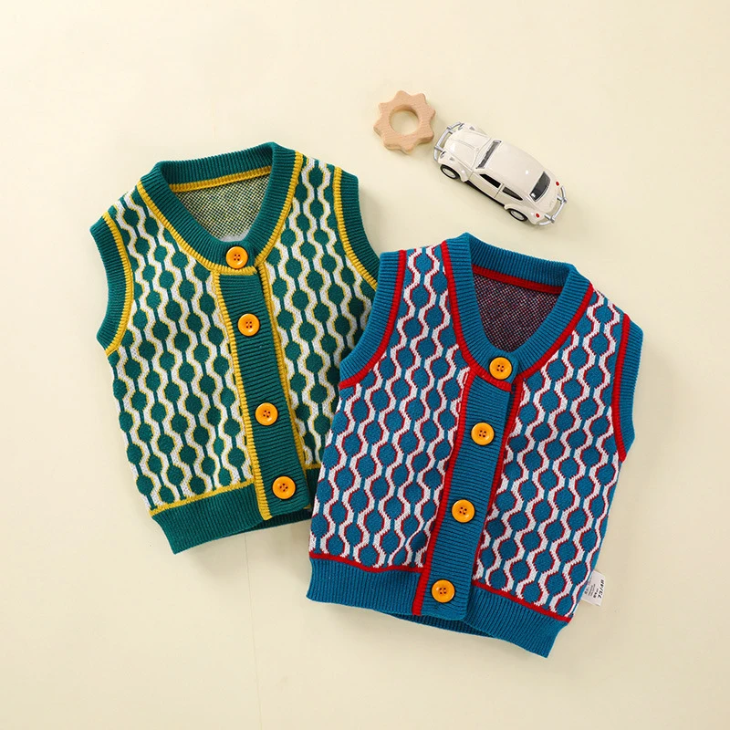 Весенний свитер для девочек 2023, майка с V-образным вырезом для мальчиков, корейский Клетчатый жилет для девочек, теплый двухслойный жилет для детей 1-3 лет 
Весенний свитер для девочек 2023, майка с V-образным вырезом для мальчиков, корейский Клетчатый жилет для девочек, теплый двухслойный жилет для детей 1-3 лет