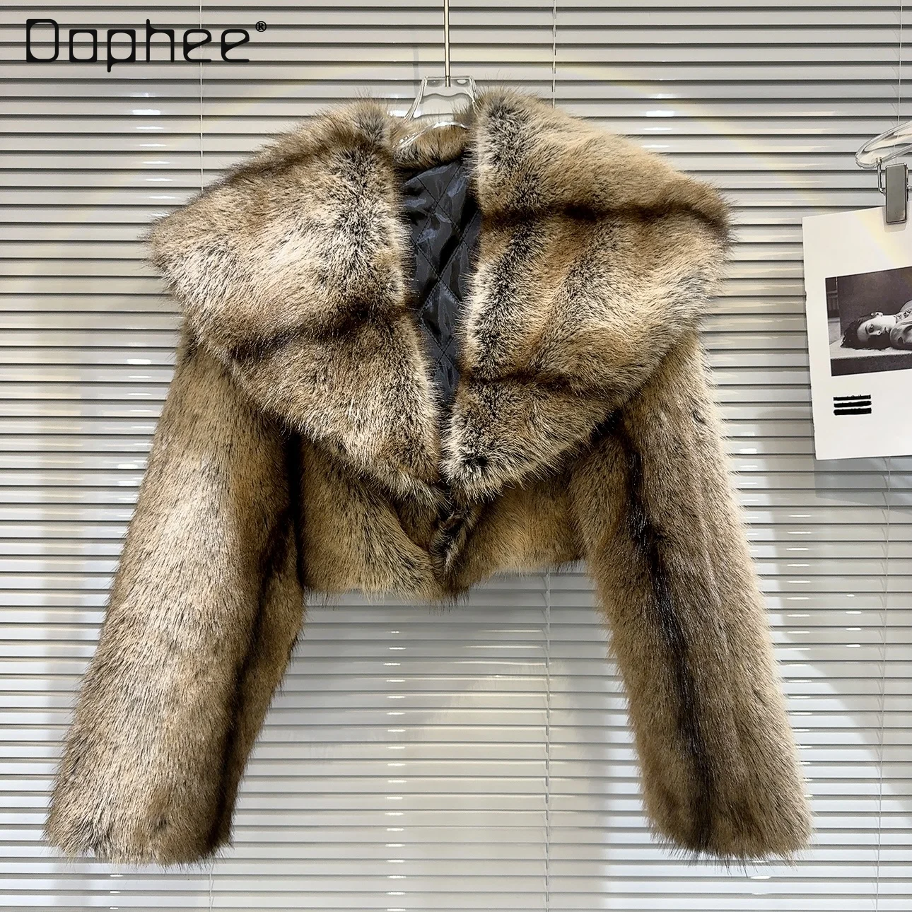 Fashion Big Lapel Long Sleeve Environmental Protection Faux Fur Cotton Jacket Women 2023 Winter New Short Furry Coats Female
Fashion Big Lapel Long Sleeve Environmental Protection Faux Fur Cotton Jacket Women 2023 Winter New Short Furry Coats Female
