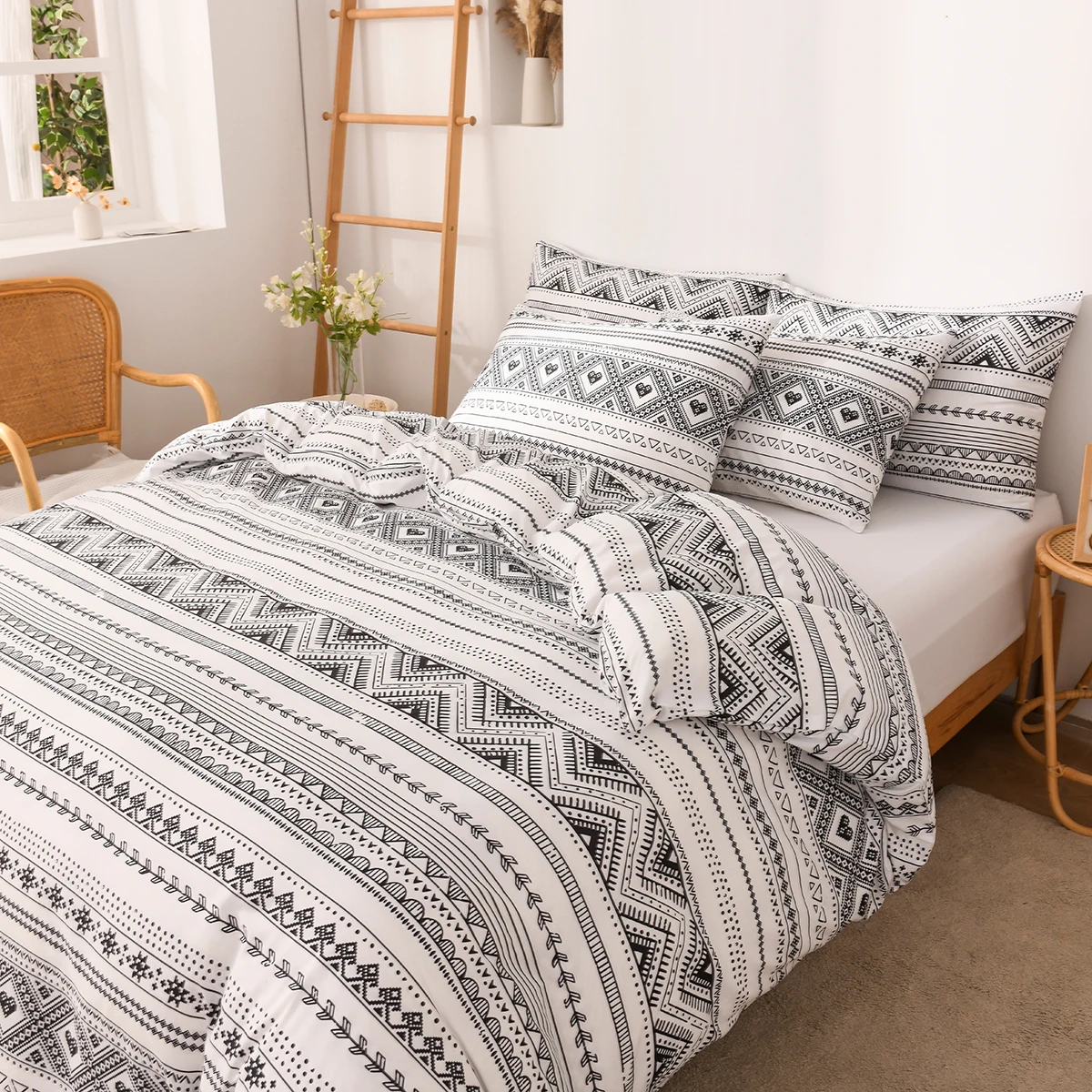 

Boho Geometric Duvet Cover Queen Size - 3 Piece Reversible Aztec Stripe Pattern Print Bedding Set Microfiber Comforter Cover Set