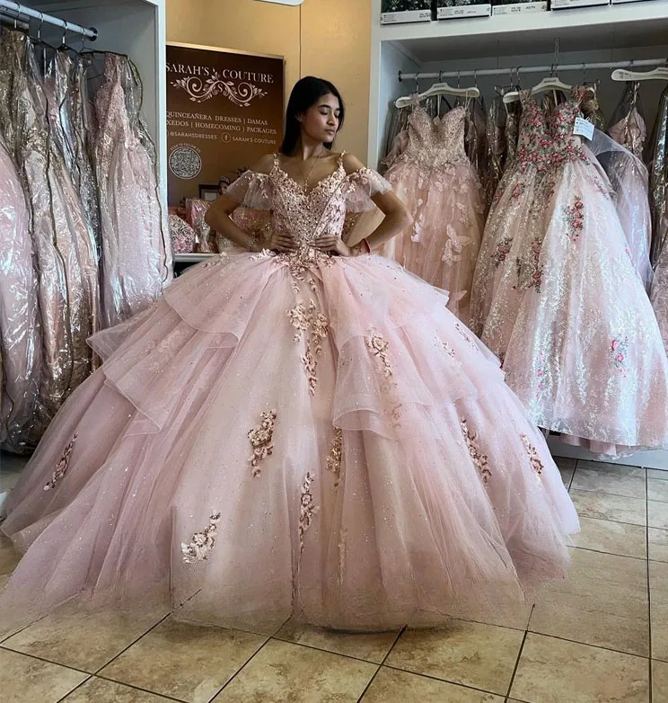 Pink Quinceanera Dresses Ball Gown Spaghetti Straps Tulle Appliques Sweet 16 Dresses 15 Años Mexican
Pink Quinceanera Dresses Ball Gown Spaghetti Straps Tulle Appliques Sweet 16 Dresses 15 Años Mexican