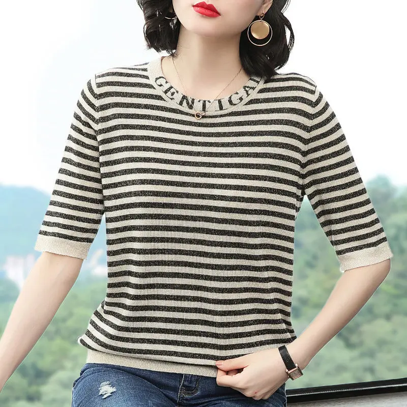 Fashion Printed O-Neck Letter Bright Silk Striped Blouse Women's Clothing 2023 Summer New Oversized Casual Tops Commuter Shirt
Fashion Printed O-Neck Letter Bright Silk Striped Blouse Women's Clothing 2023 Summer New Oversized Casual Tops Commuter Shirt