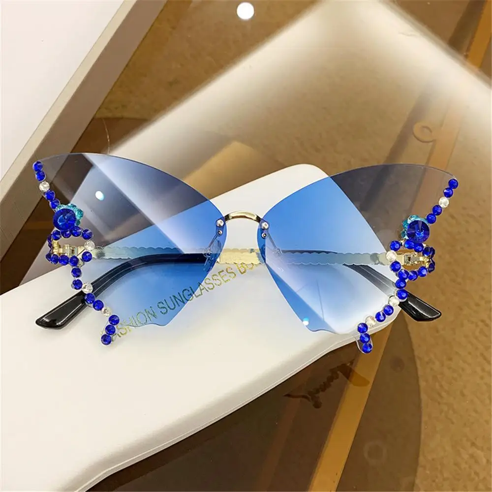Luxury Rhinestone Rimless Ins Popular Bling Sun Glasses Y2K Eyewear Diamond Butterfly Sunglasses Shades
Luxury Rhinestone Rimless Ins Popular Bling Sun Glasses Y2K Eyewear Diamond Butterfly Sunglasses Shades