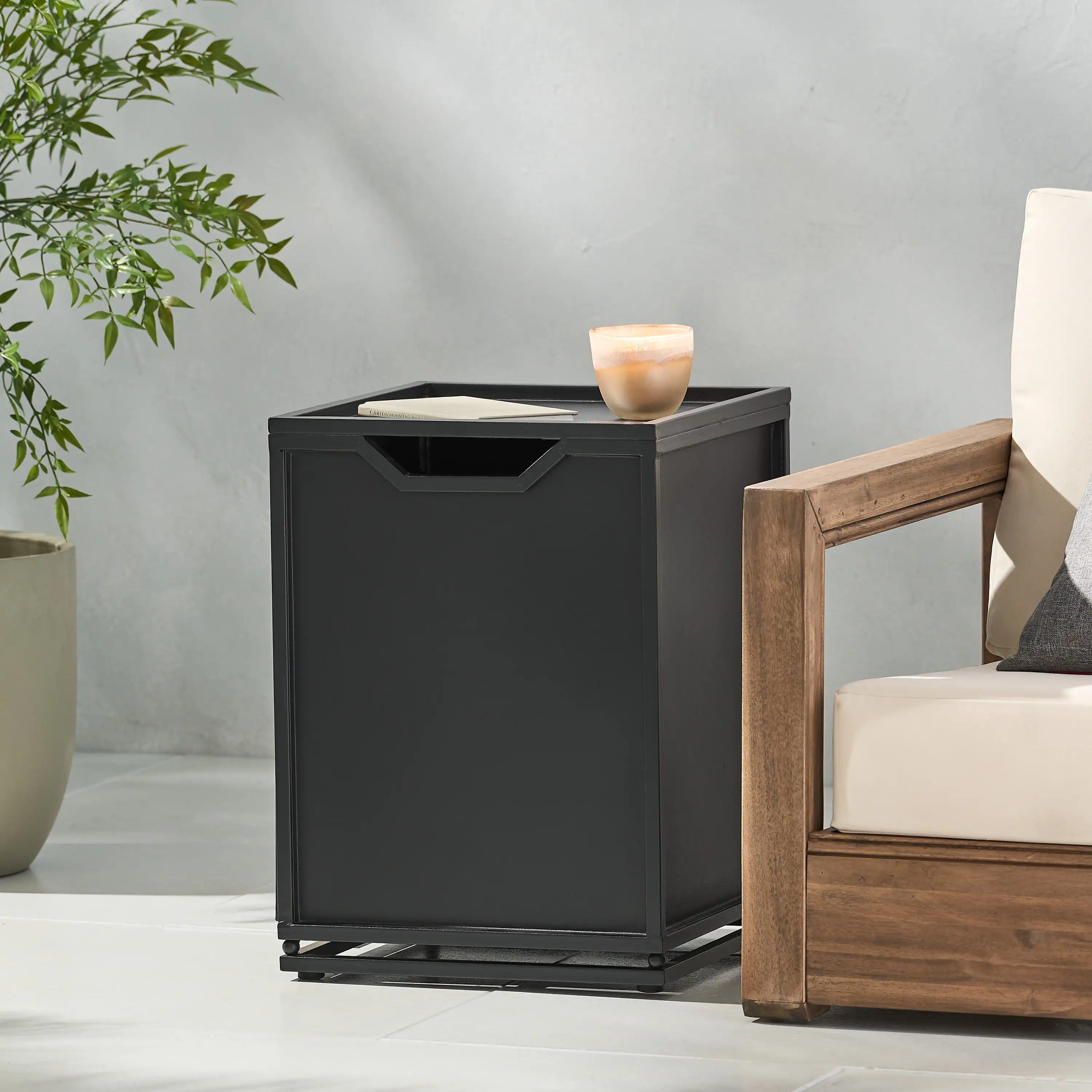 Luxurious Refined Fashionable and Elegant Metal Outdoor Tank Holder Side Table Matte Black
Luxurious Refined Fashionable and Elegant Metal Outdoor Tank Holder Side Table Matte Black