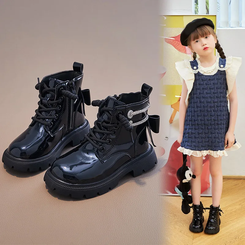 2023 Autumn Children's Boots for Kids Girl Bow Princess Shoes Birthday Party Soft Sole Flat Shoes Fashion Crystal Boots
2023 Autumn Children's Boots for Kids Girl Bow Princess Shoes Birthday Party Soft Sole Flat Shoes Fashion Crystal Boots