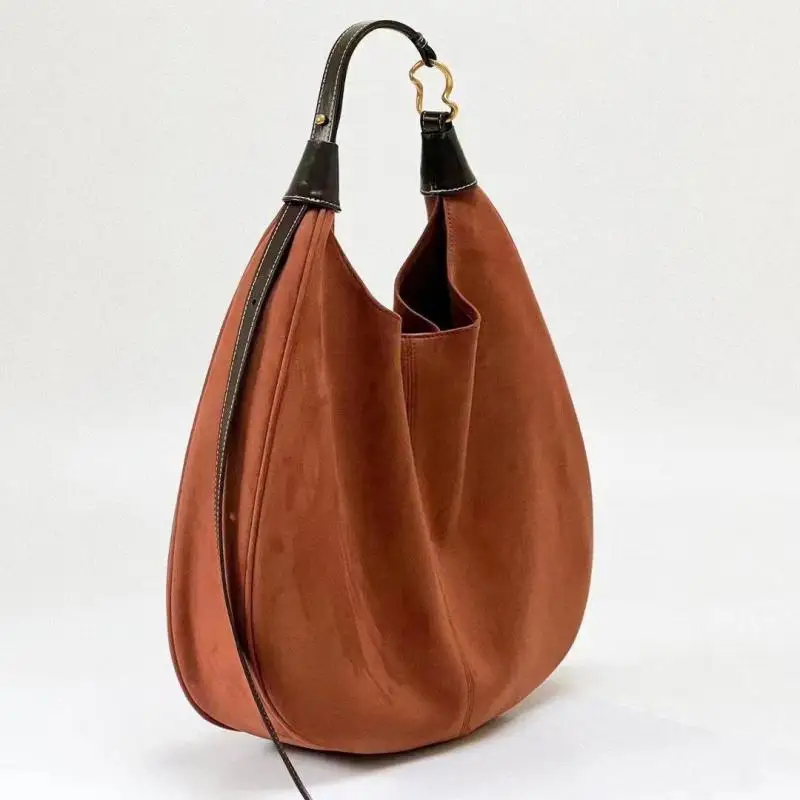 New Autumn And Winter Suede Suede Suede Suede Saddle Shoulder Bag, Casual And Simple, Large Capacity Single Shoulder Women's Bag
New Autumn And Winter Suede Suede Suede Suede Saddle Shoulder Bag, Casual And Simple, Large Capacity Single Shoulder Women's Bag