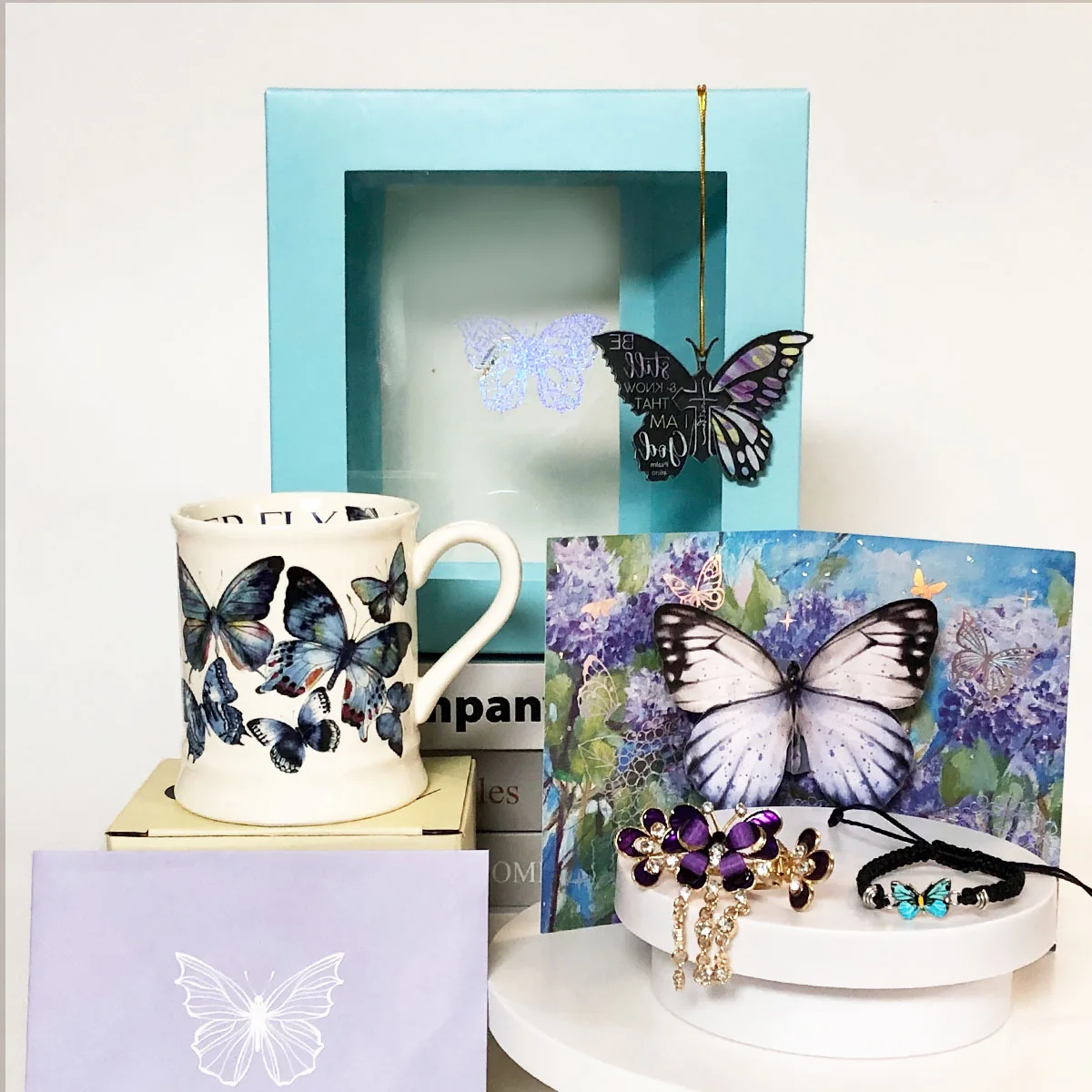 

6pcs Butterfly Gift Box Valentine Easter Mother's Day Gift Set Mug Hair Accessory Bracelet Cards for Wife Daughter Sister Friend