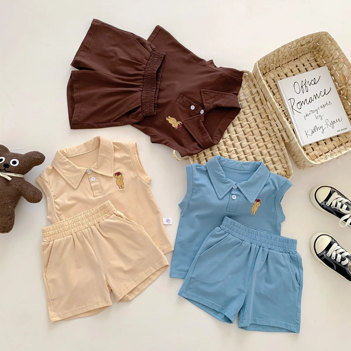 2PCS New Hot Sale Boys Clothing Set Summer Cartoon Bear Embroidery Sleeveless T-Shit + Shorts Baby Boy Tops Tee And Shorts Sets
2PCS New Hot Sale Boys Clothing Set Summer Cartoon Bear Embroidery Sleeveless T-Shit + Shorts Baby Boy Tops Tee And Shorts Sets
