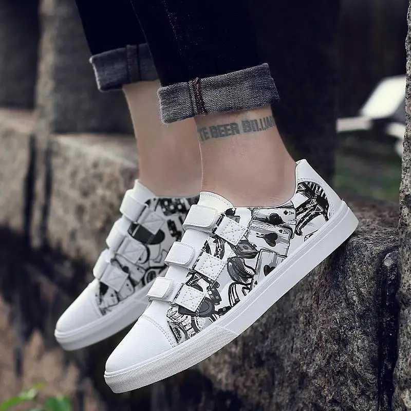 Spring and Autumn Couple Board Shoes Students Trend Teenagers Casual Sneakers Graffiti Flat Bottom Men and Women Shoes
Spring and Autumn Couple Board Shoes Students Trend Teenagers Casual Sneakers Graffiti Flat Bottom Men and Women Shoes