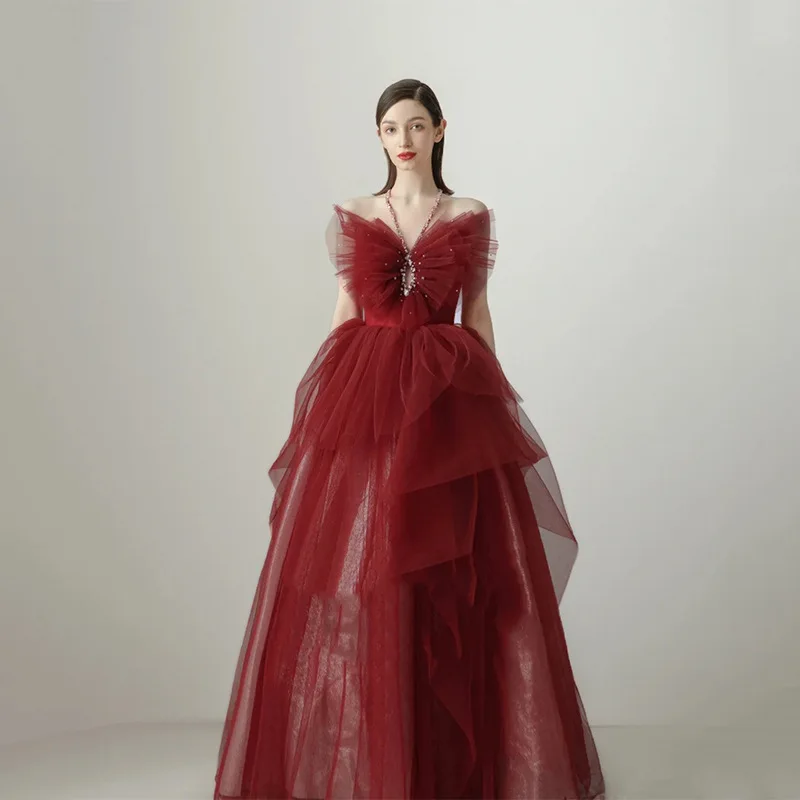 Women Burgundy Halter Long Tulle Wedding Dresses 2023 Formal Party Gown Celebrity Fairy Beading Prom Dress
Women Burgundy Halter Long Tulle Wedding Dresses 2023 Formal Party Gown Celebrity Fairy Beading Prom Dress
