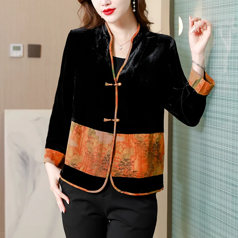 Autumn 2024 Chinoiserie Retro Button Silk Velvet Blouse Women's V-neck Silk Patchwork Cardigan Jacket
Autumn 2024 Chinoiserie Retro Button Silk Velvet Blouse Women's V-neck Silk Patchwork Cardigan Jacket