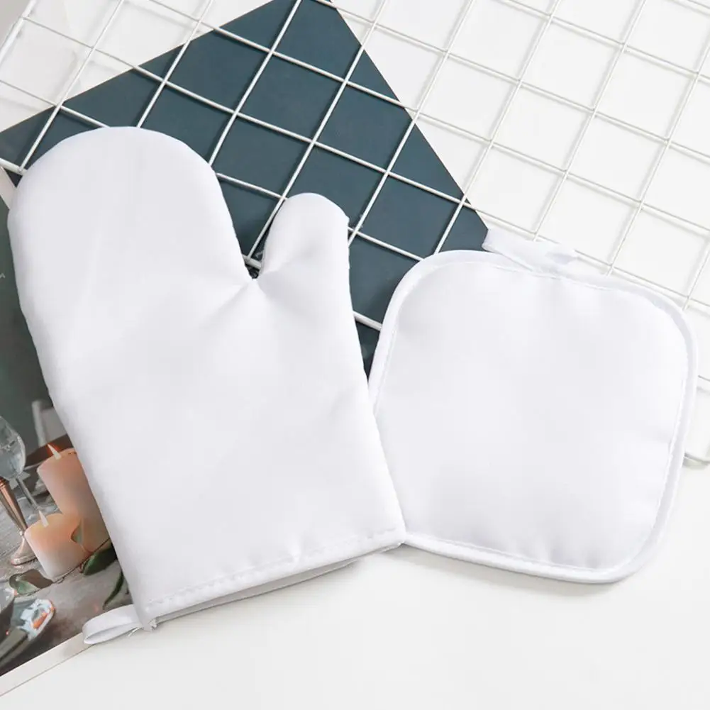 2Pcs Stove Oven Gloves Extra-Thick Non-slip Design Heat-insulating Gloves Cooking Baking Gloves Microwave Glove Kitchen Tool 
2Pcs Stove Oven Gloves Extra-Thick Non-slip Design Heat-insulating Gloves Cooking Baking Gloves Microwave Glove Kitchen Tool